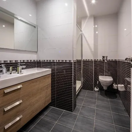 O Chateau ホテル Hayange